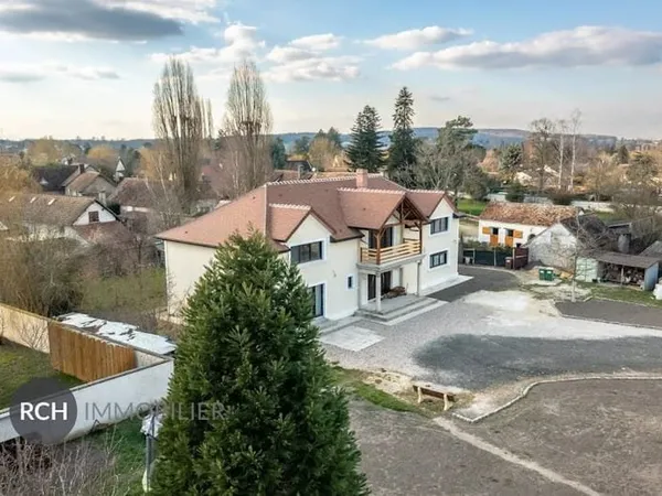 Maison 8 pièces 321 m²