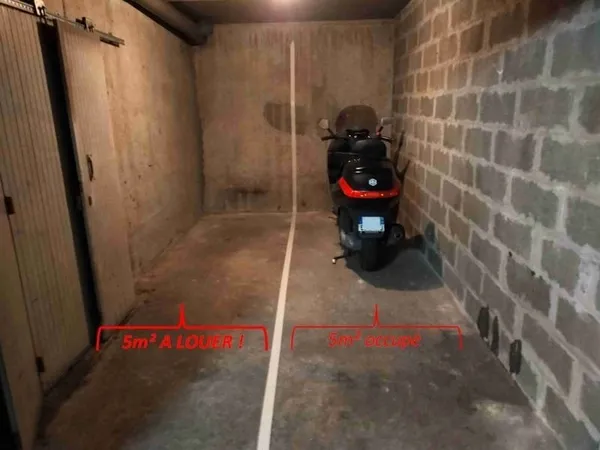 Parking MOTO sécurisé 5m² Bordeaux CHU Saint-Augustin