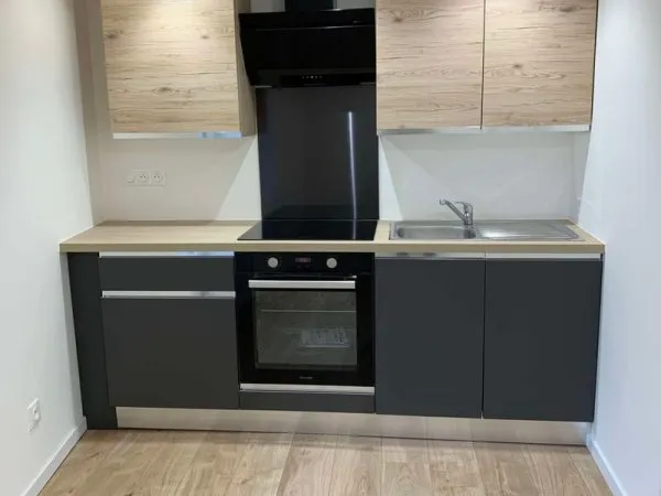 Beau F1 contemporain entièrement rénové et isolé