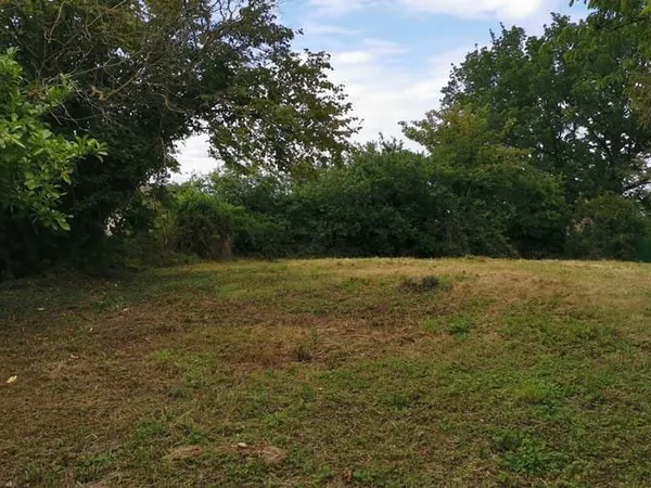 Terrain 729 m²