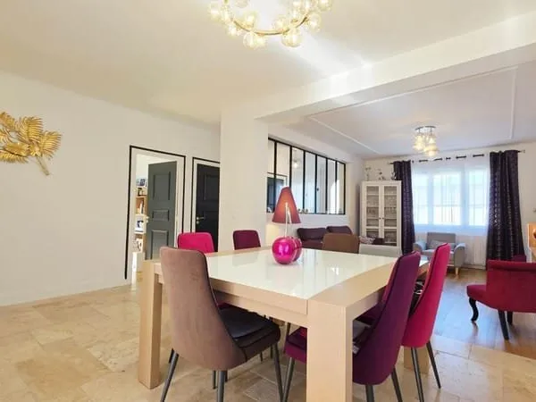 BOURGES MAISON DE 139M² ENVIRON 5 CHAMBRES JARDIN SOUS-SOL