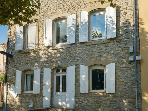 CARCASSONNE VILLEMOUSTAUSSOU Maison en pierre 275m² (176 m² hab). avec deux entrées indépendantes