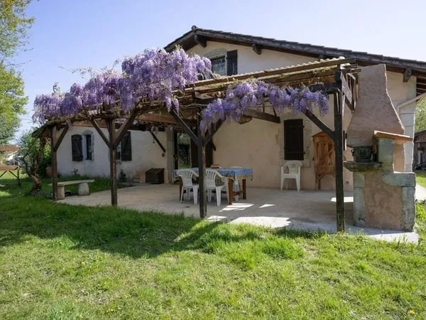 Maison 7 pièces 240 m²
