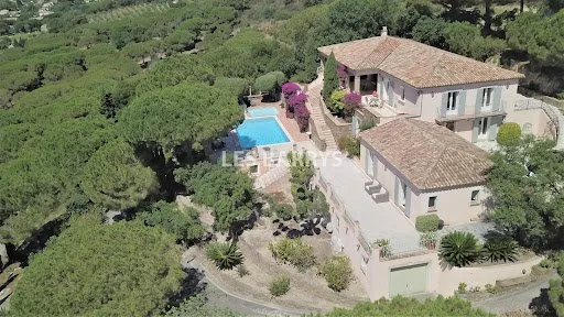 Maison 11 pièces 350 m²