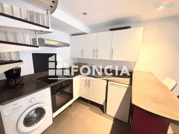 Ensemble immobilier rénové - 2 duplex meublés à Lyon 3