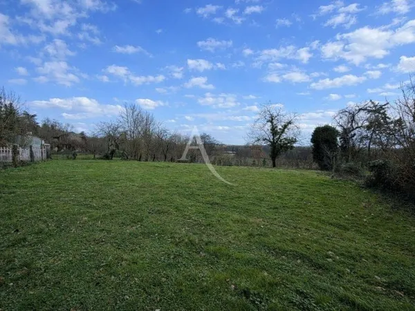 Terrain constructible 1400 m²