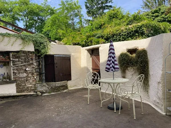 Grande Maison de Bourg avec garage et jolie cour - Vendée