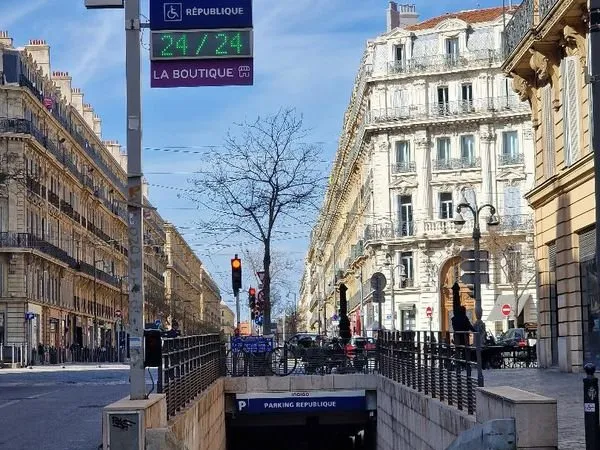 Vente emplacement parking Indigo République Marseille
