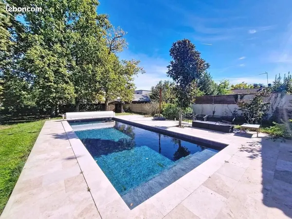 Villa 6 pièces 220 m²