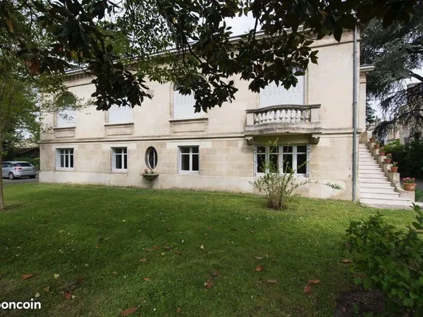 Location bureau 18 m2 + salle d'attente et accès espace cuisine