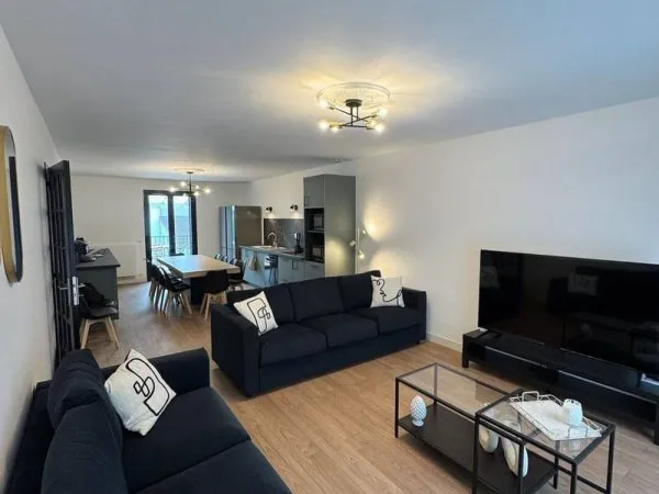 Maison 10 pièces 240 m²