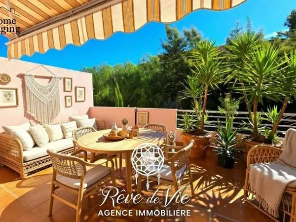 APPARTEMENT 3/4 PIECES AVEC BELLE TERRASSE PROCHE DE LA PLAGE