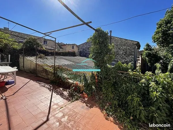 Maison de village 4 pièces 300 m²