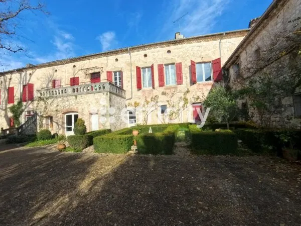 Maison 13 pièces 441 m²
