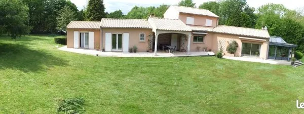 MAISON d'ARCHITECTE 190 m² avec Piscine, sur 4730 m2