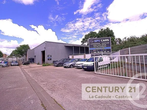 Local 1 pièce 500 m²
