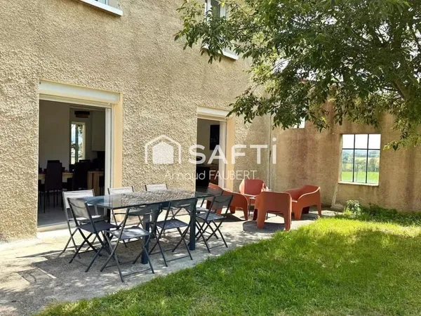 Maison T8 de 205m2 avec jardin et double garage