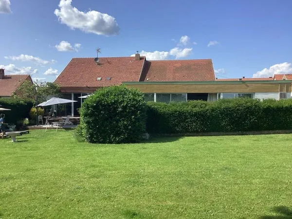 Maison 11 pièces 400 m²