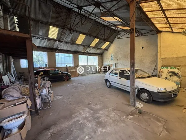 Local commercial 300 m²
