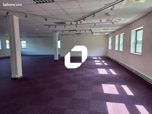 Bureau 771 m²