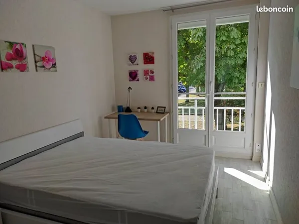 Appartement T4 rénové meublé 100m Tram L3