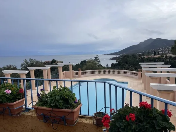 APPARTEMENT 2 PIECES VUE MER PANORAMIQUE