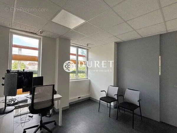 Bureaux 73 m²