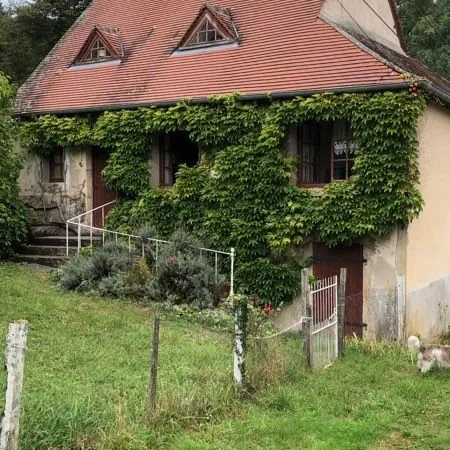 Maison avec grange et terrain