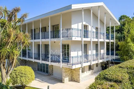 Maison 7 pièces 285 m²
