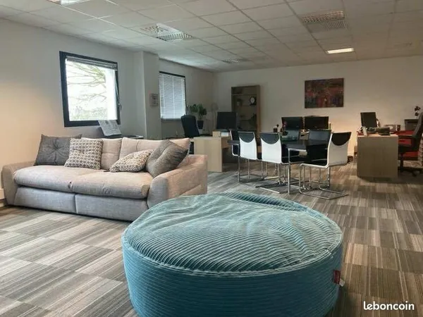 À louer - Local professionnel / bureaux - Artigues-près-Bordeaux
