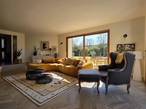 Maison 10 pièces 205 m²