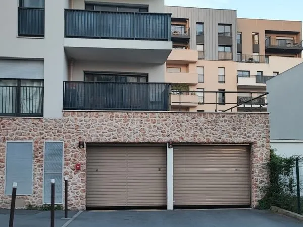 Location place de parking sécurisée (sous-sol) - Villejuif rue de Verdun
