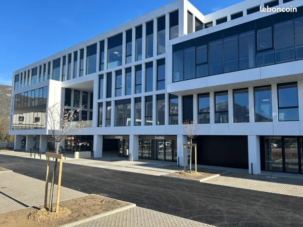 A louer bureau professionnel neuf chambery-challes les eaux