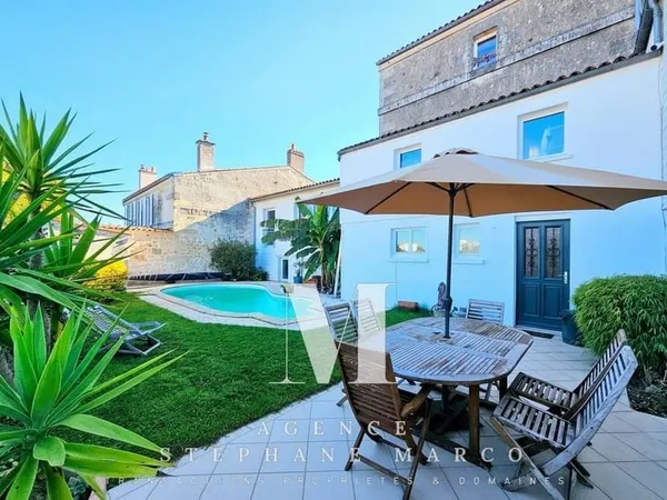 Maison 11 pièces 265 m²