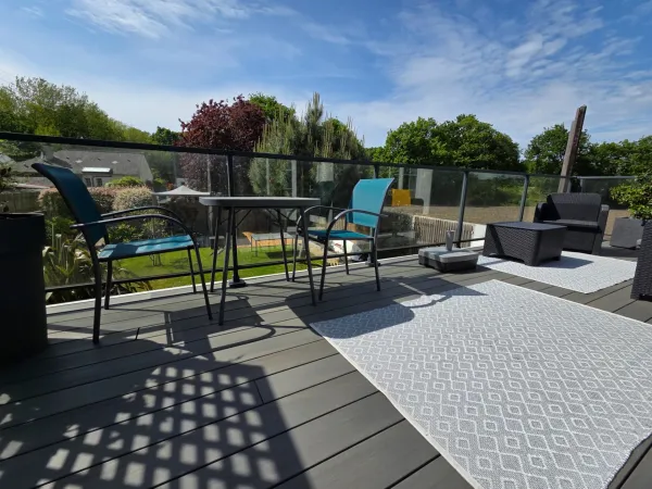 Univers champêtre pour cette jolie Propriété de 129m² rénovée avec soin sur jardin de 937m² , appart