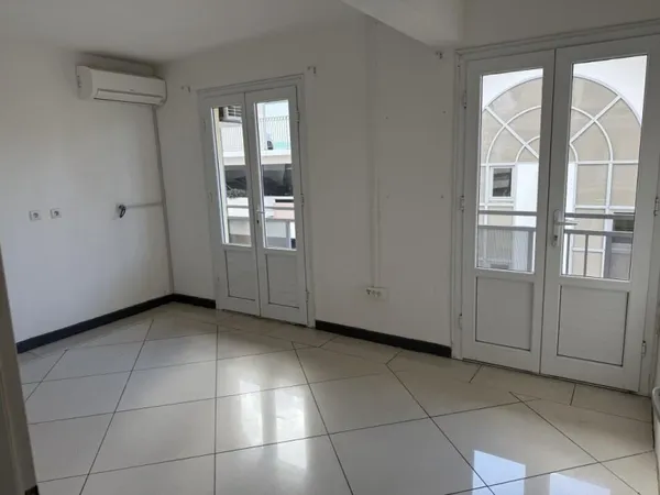 local pour bureaux de 77 m2 en centre ville de Saint Denis