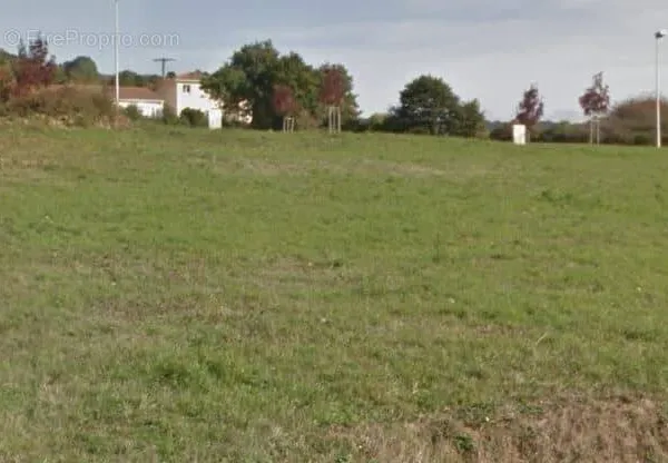 Terrain 552 m²