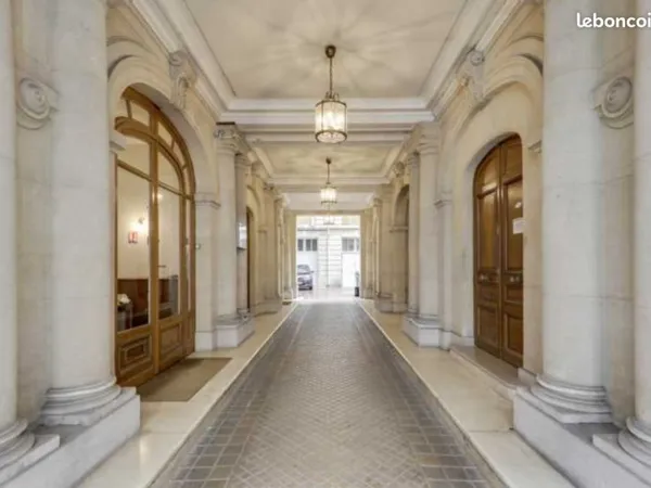 Local commercial 180 m² Paris