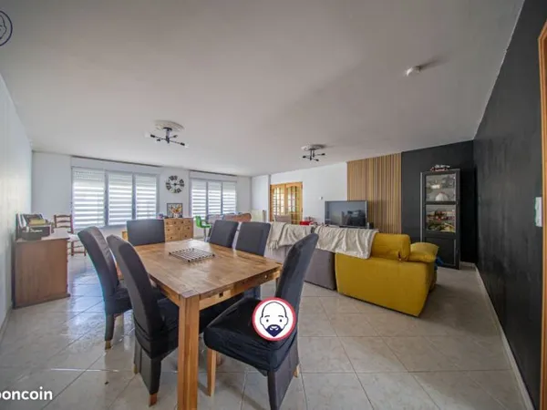 Maison 8 pièces 212 m²