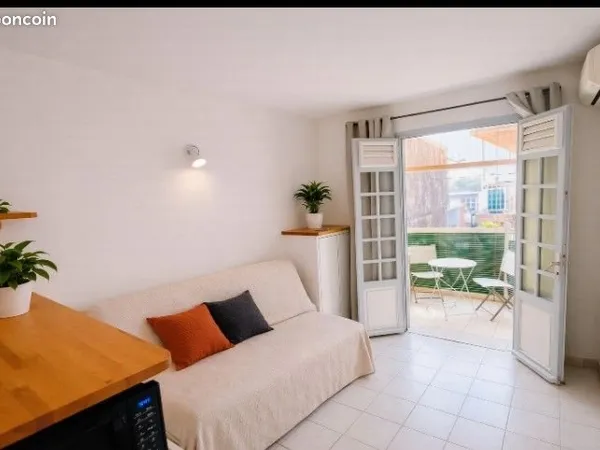 Studio studio meublé avec balcon - Calme, lumineux, climatisé