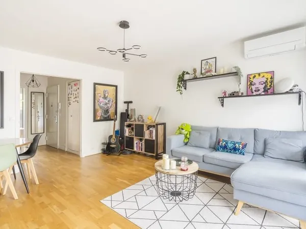 3 pièces de 69 m2 avec balcon, lumineux et traversant + parking