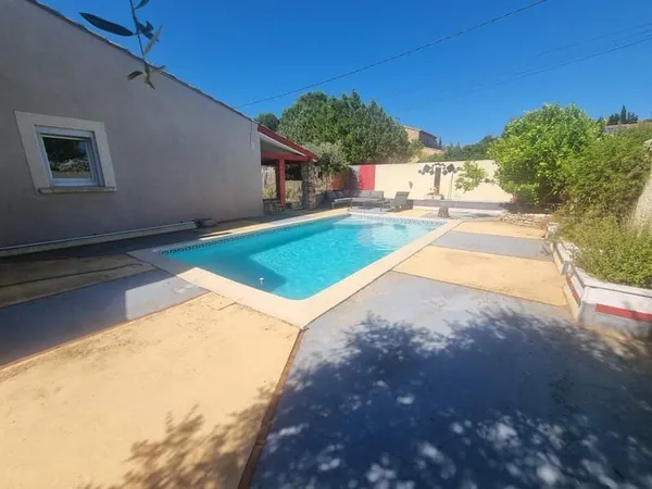 À Pont-Saint-Esprit (30), villa de 155m2 à vendre 349000 EUR