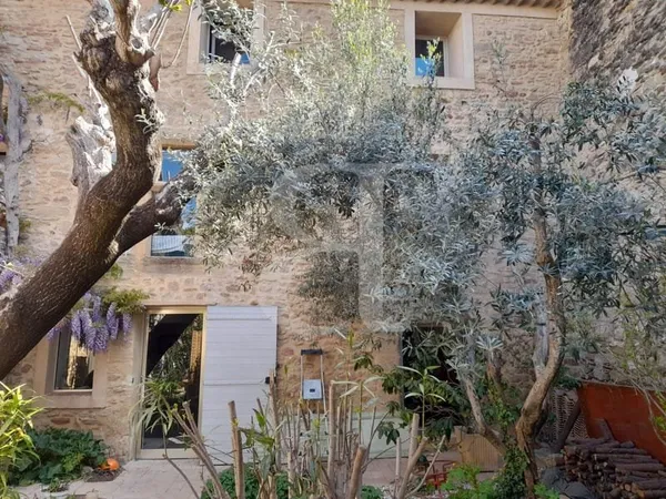 Maison de village alliant charme et authenticité proche d'Avign