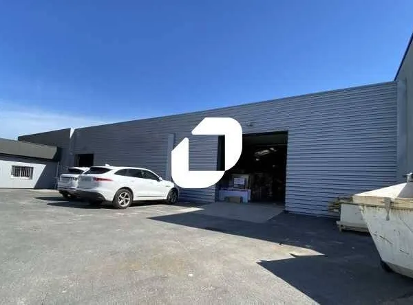 Local d'activité 768 m²