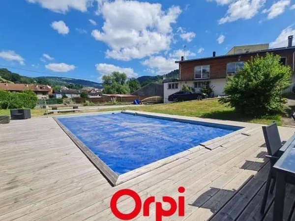 Maison 6 pièces 220 m²