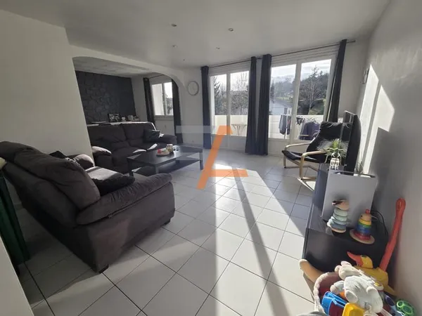 Terrenoire F4 de 75m2 avec balcon et garage