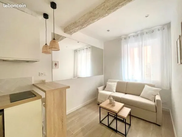 Studio coup de coeur rénové meublé décoré