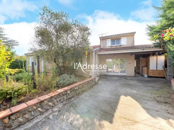 l'Adresse Immobilier - La Salvetat Saint Gilles - Maison familiale avec piscine et Studio indépendan