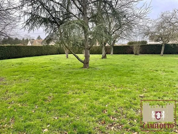 Terrain constructible 951 m²