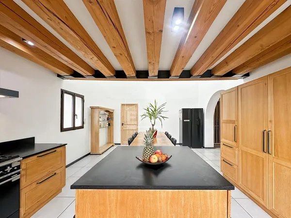 Maison 8 pièces 207 m²